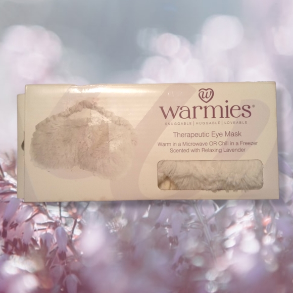 NWT Snuggable Therapeutic Eye Mask Scented With Lavender in Color Cream - Picture 2 of 8